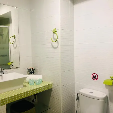 Kawaii Beachfront Malagueta Apartment *